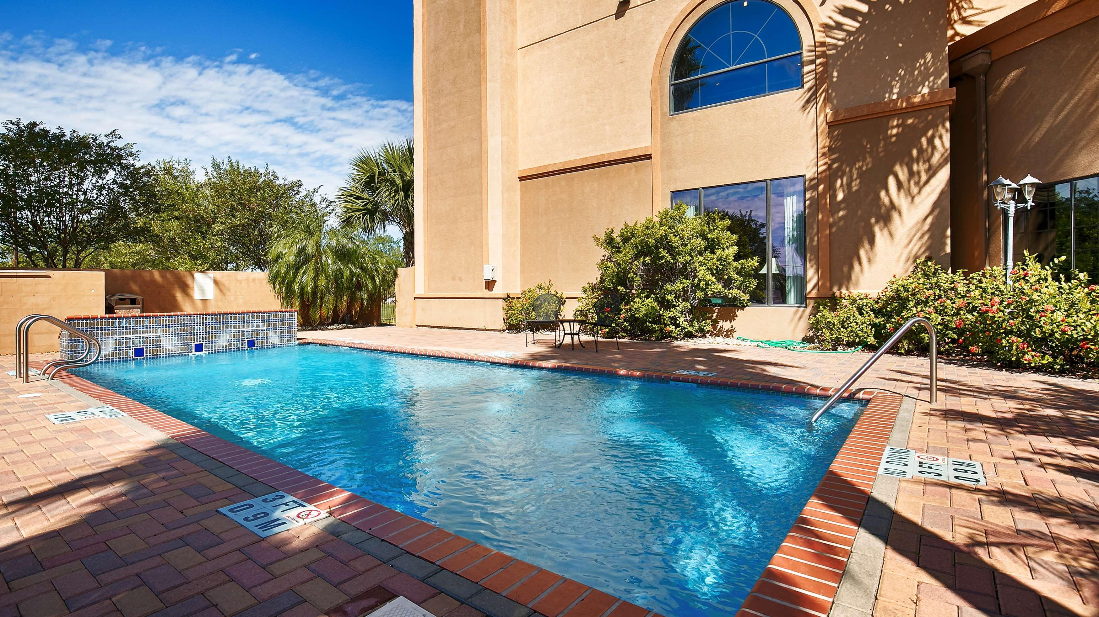 Best Western Casa Villa Suites Гарлінґен Екстер'єр фото